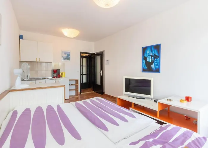 In * יאדראנובו