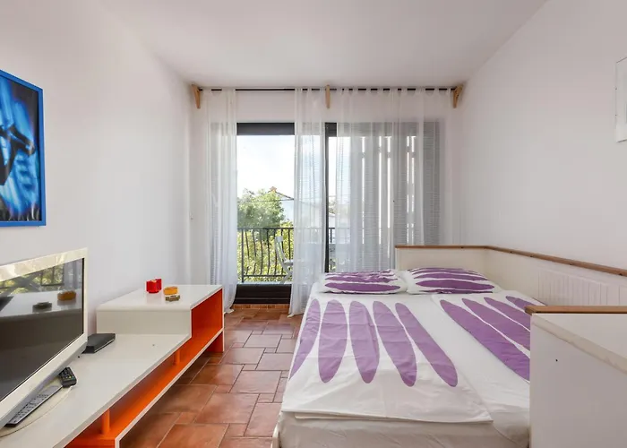 In * יאדראנובו